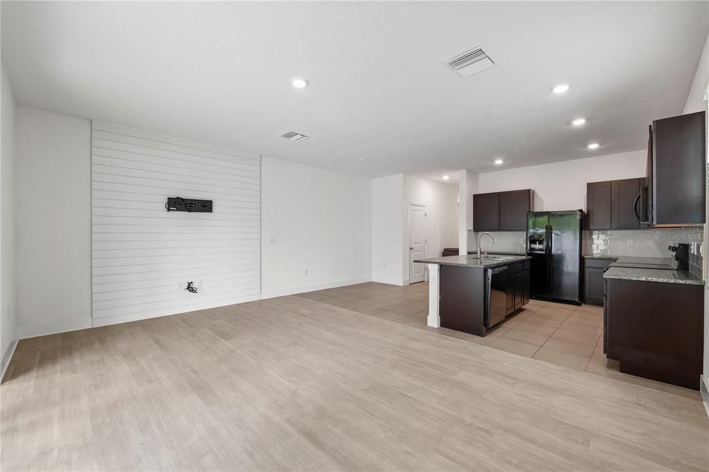 В аренду: $2,395 (3 спален, 2 ванн, 1758 Квадратных фут)