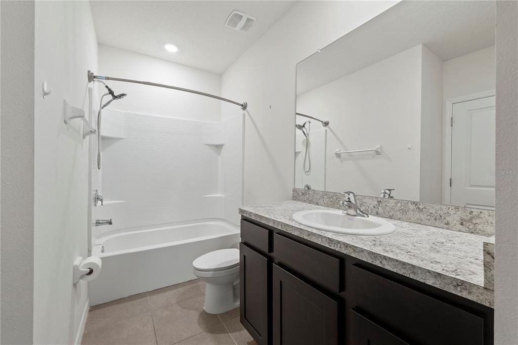 В аренду: $2,395 (3 спален, 2 ванн, 1758 Квадратных фут)