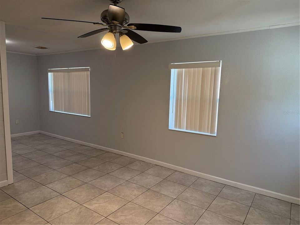 For Rent: $1,025 (2 beds, 1 baths, 1400 Square Feet)