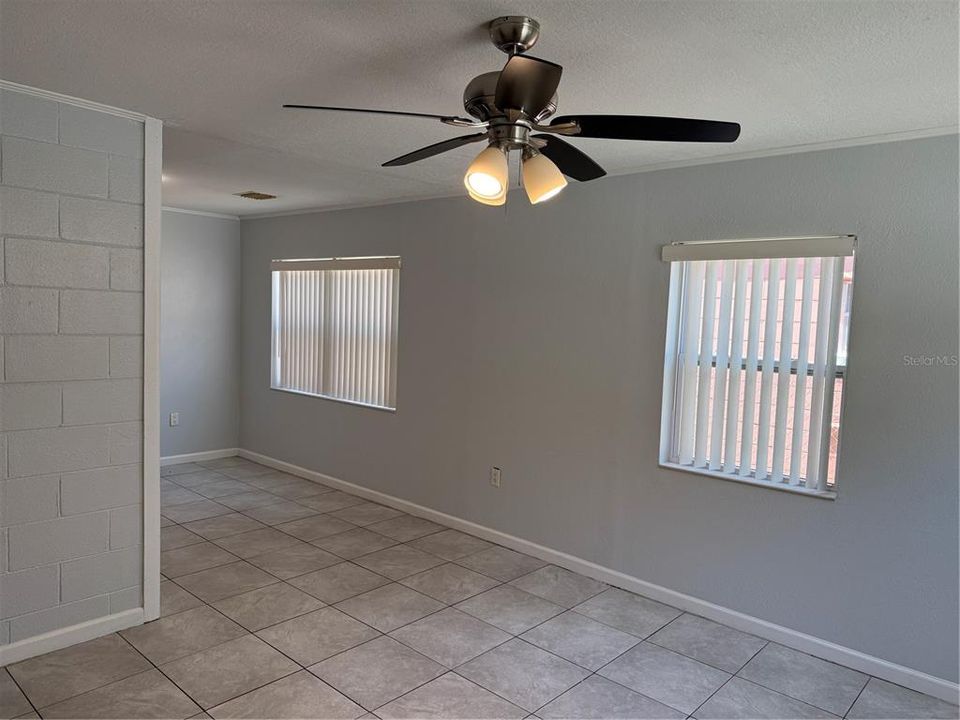 For Rent: $1,025 (2 beds, 1 baths, 1400 Square Feet)