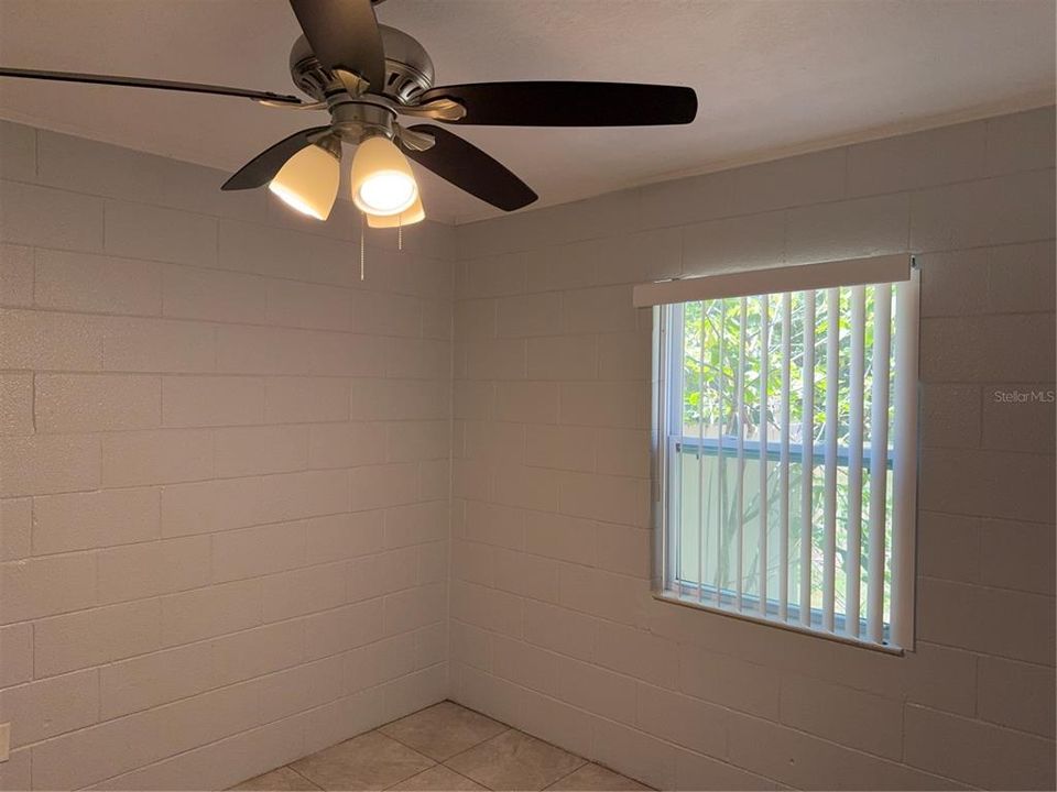 For Rent: $1,025 (2 beds, 1 baths, 1400 Square Feet)