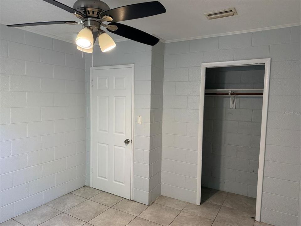 For Rent: $1,025 (2 beds, 1 baths, 1400 Square Feet)