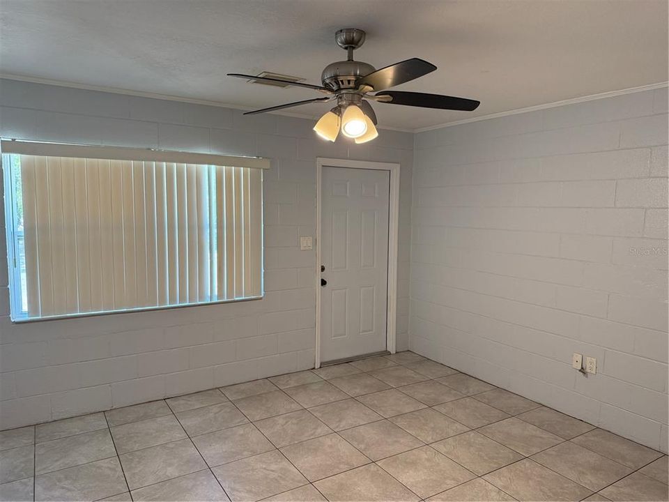 For Rent: $1,025 (2 beds, 1 baths, 1400 Square Feet)