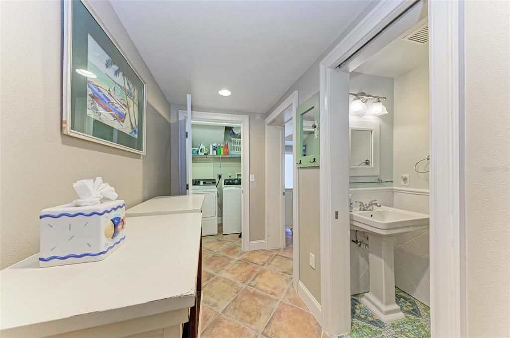 For Rent: $6,000 (1 beds, 1 baths, 800 Square Feet)