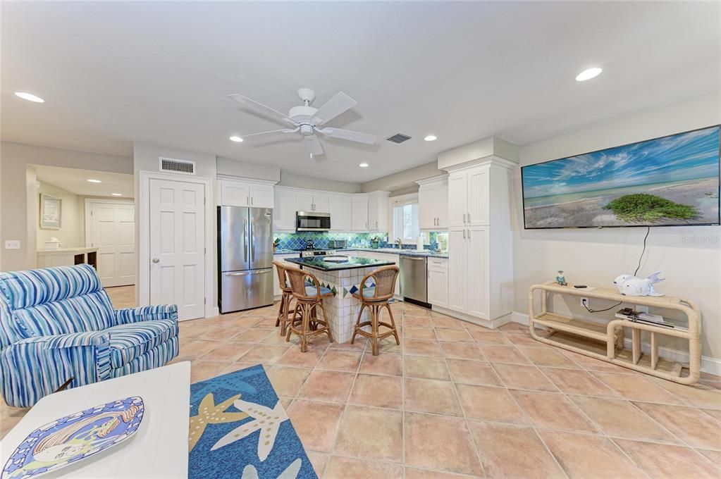 For Rent: $6,000 (1 beds, 1 baths, 800 Square Feet)