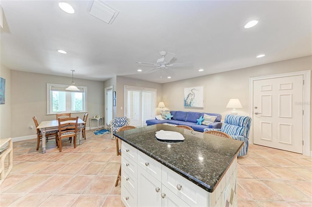 For Rent: $6,000 (1 beds, 1 baths, 800 Square Feet)