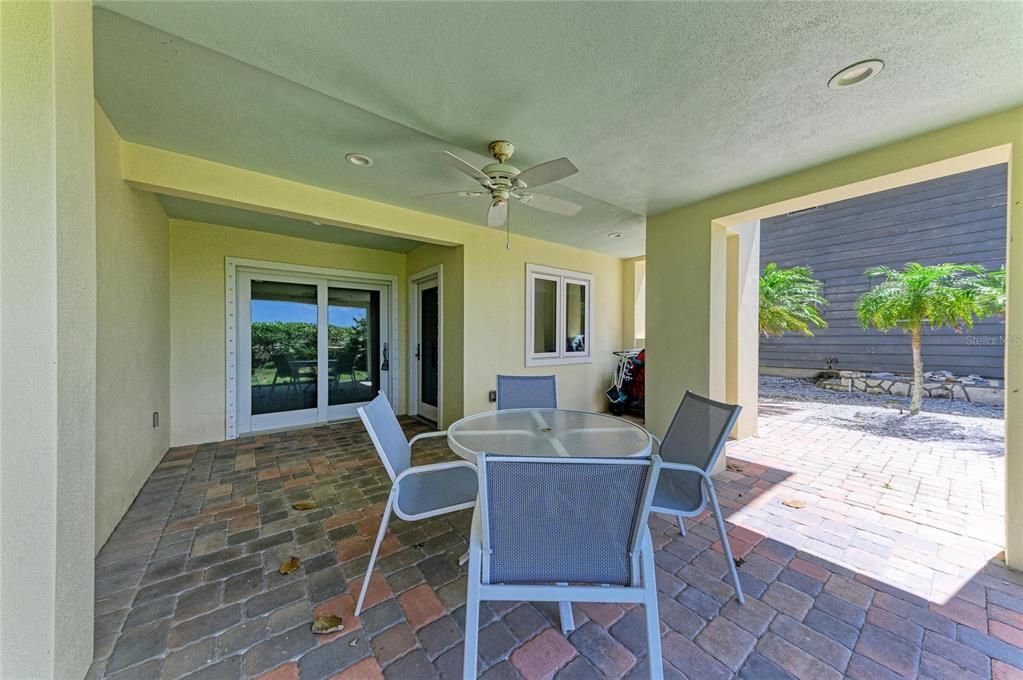 For Rent: $6,000 (1 beds, 1 baths, 800 Square Feet)