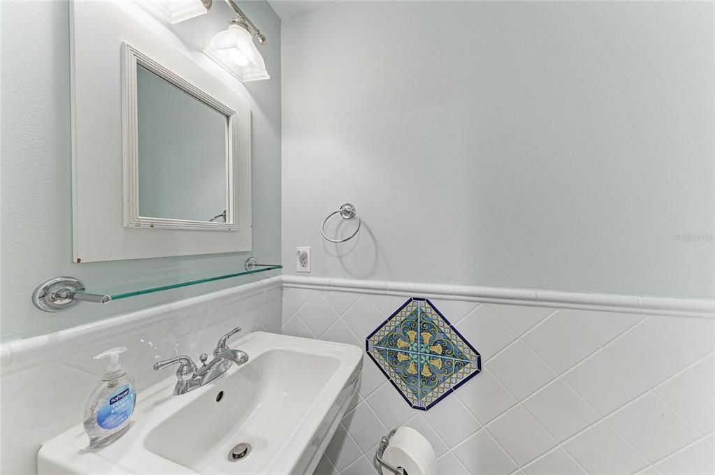 For Rent: $6,000 (1 beds, 1 baths, 800 Square Feet)