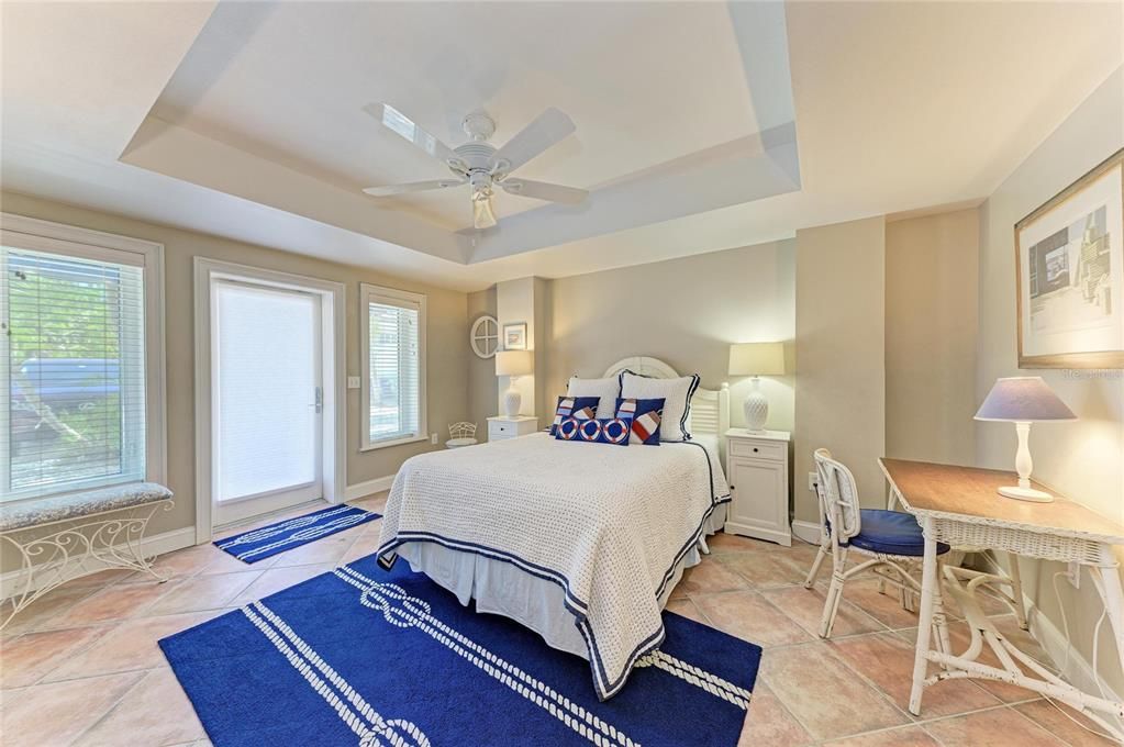 For Rent: $6,000 (1 beds, 1 baths, 800 Square Feet)