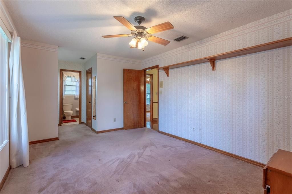 Active With Contract: $545,000 (3 beds, 2 baths, 2315 Square Feet)