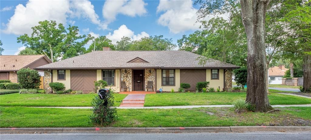 Active With Contract: $545,000 (3 beds, 2 baths, 2315 Square Feet)
