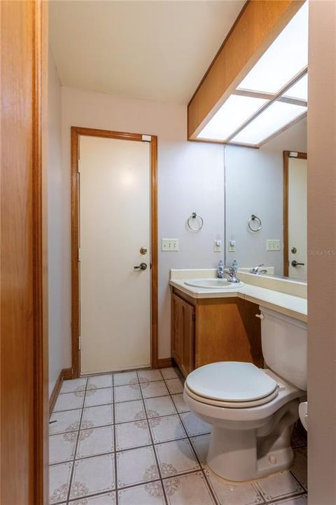 Active With Contract: $545,000 (3 beds, 2 baths, 2315 Square Feet)