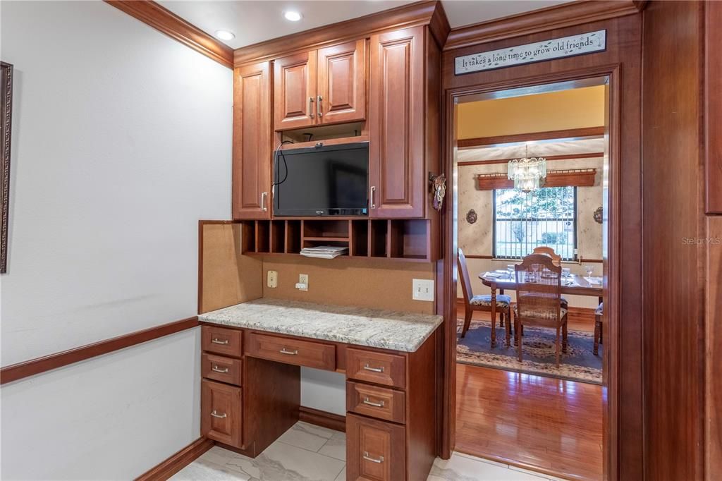 Active With Contract: $545,000 (3 beds, 2 baths, 2315 Square Feet)