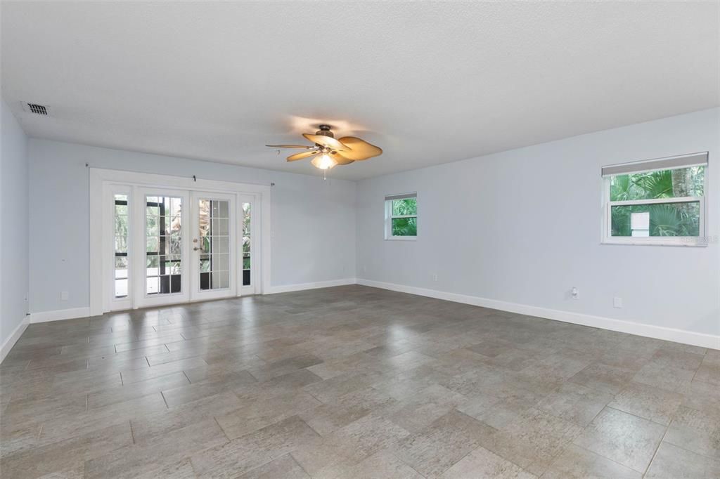 For Sale: $539,990 (2 beds, 2 baths, 1412 Square Feet)