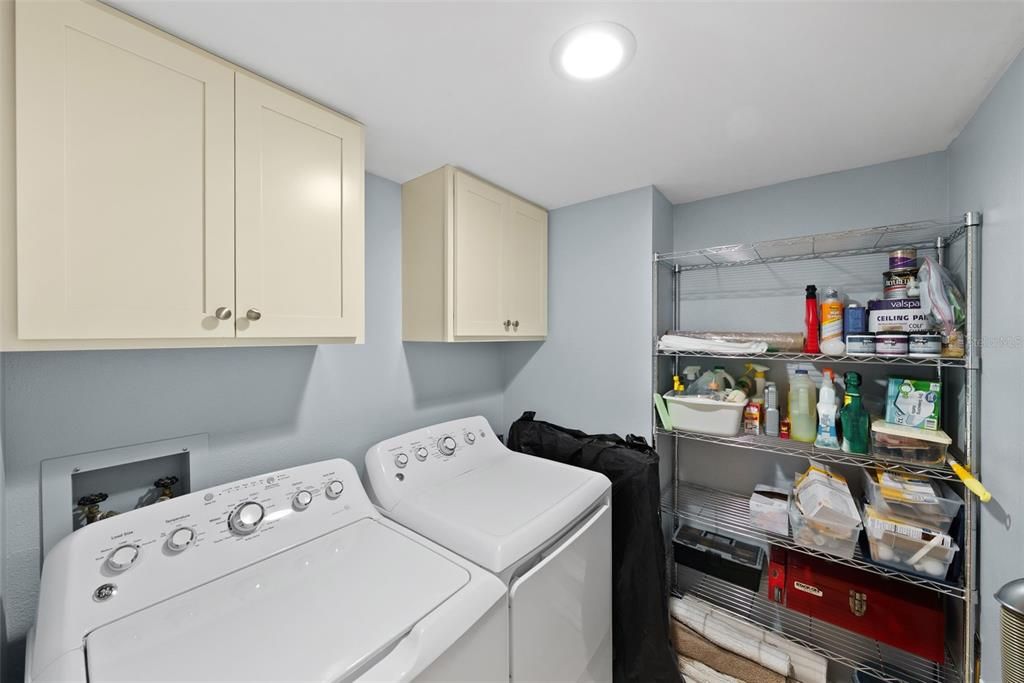 For Sale: $399,900 (2 beds, 2 baths, 1170 Square Feet)