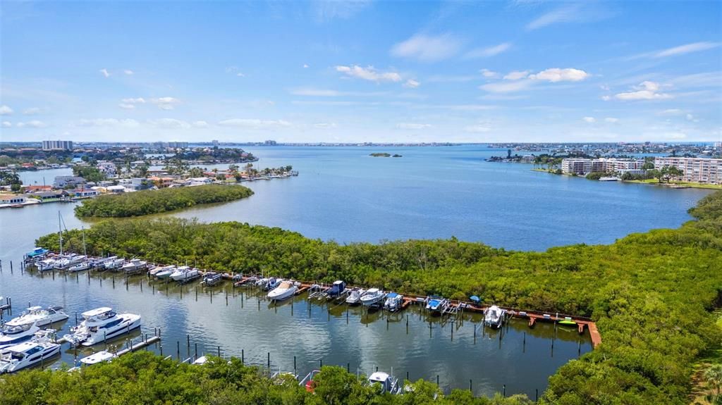 For Sale: $399,900 (2 beds, 2 baths, 1170 Square Feet)
