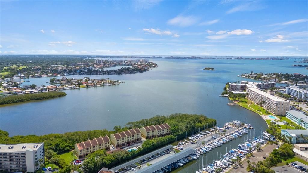 For Sale: $399,900 (2 beds, 2 baths, 1170 Square Feet)