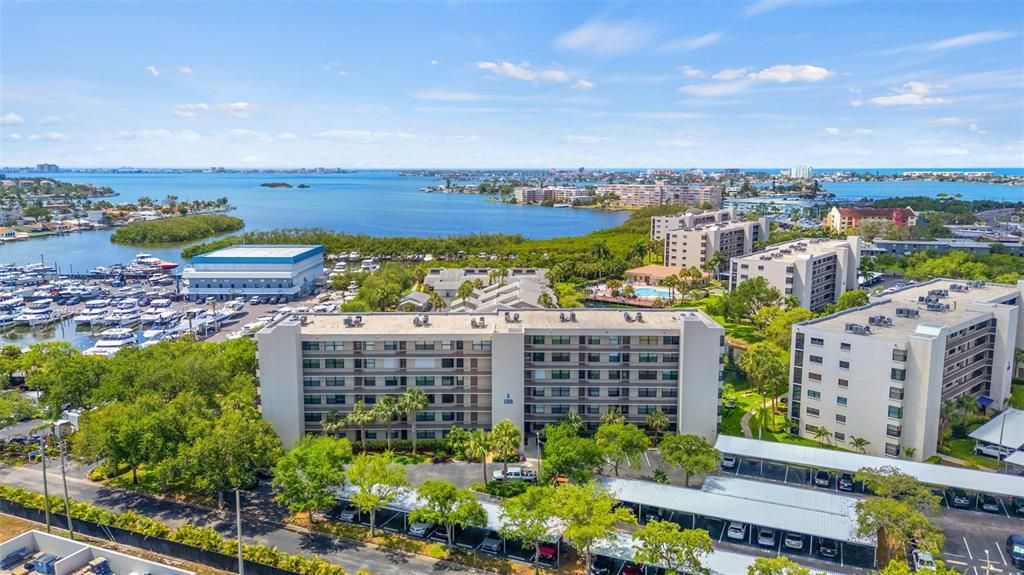 For Sale: $399,900 (2 beds, 2 baths, 1170 Square Feet)