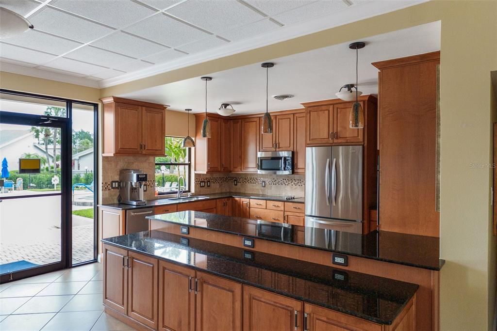 For Sale: $399,900 (2 beds, 2 baths, 1170 Square Feet)