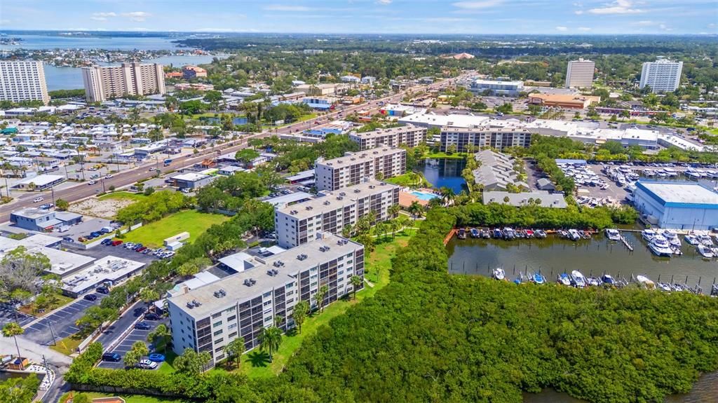 For Sale: $399,900 (2 beds, 2 baths, 1170 Square Feet)