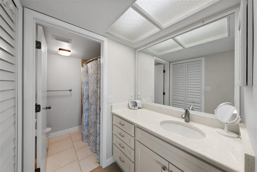 For Sale: $399,900 (2 beds, 2 baths, 1170 Square Feet)
