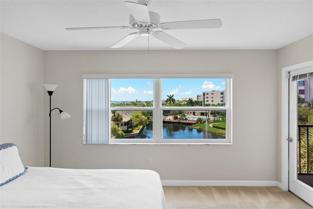 For Sale: $399,900 (2 beds, 2 baths, 1170 Square Feet)