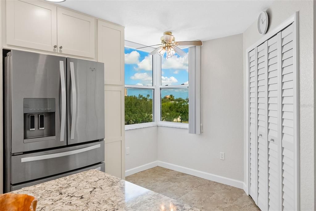 For Sale: $399,900 (2 beds, 2 baths, 1170 Square Feet)