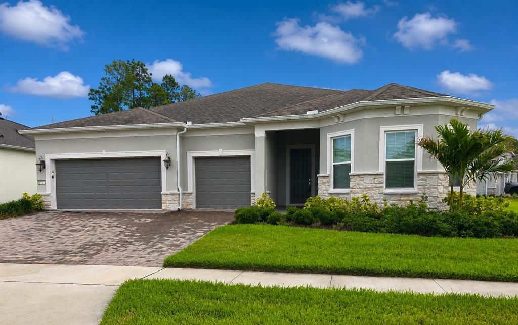 Active With Contract: $3,200 (3 beds, 3 baths, 2854 Square Feet)