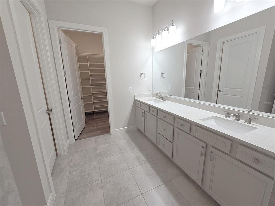 Active With Contract: $3,200 (3 beds, 3 baths, 2854 Square Feet)