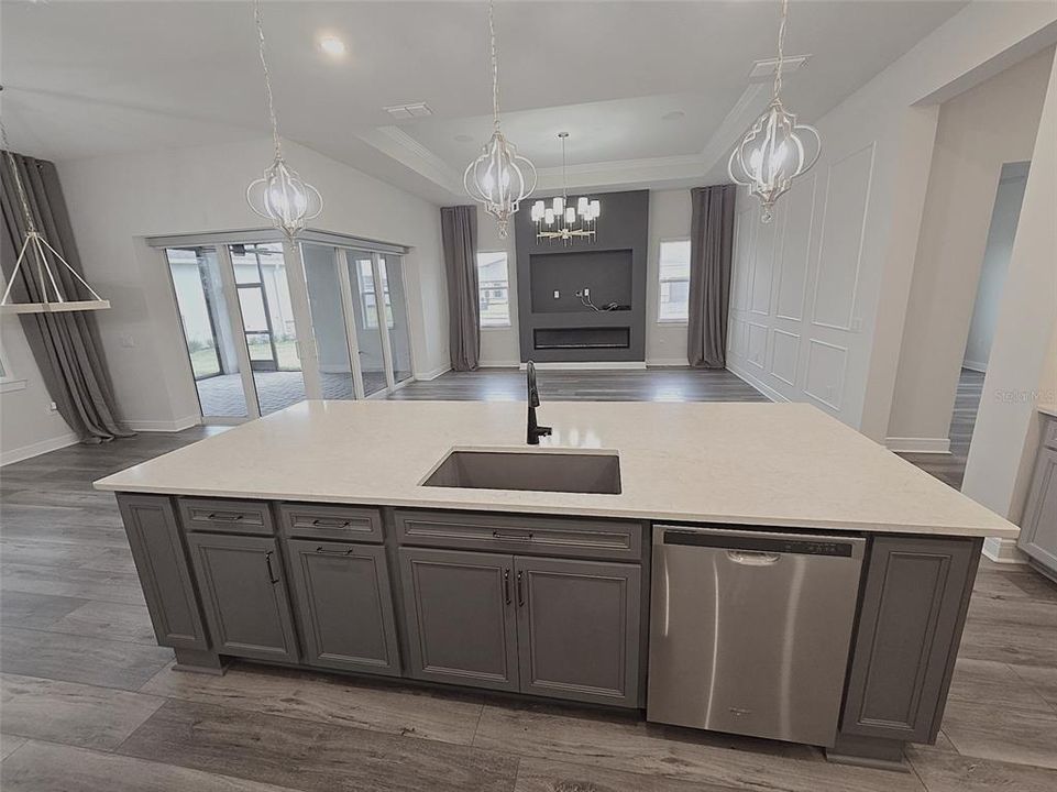 Active With Contract: $3,200 (3 beds, 3 baths, 2854 Square Feet)