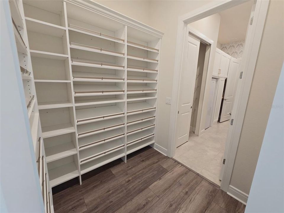 Active With Contract: $3,200 (3 beds, 3 baths, 2854 Square Feet)