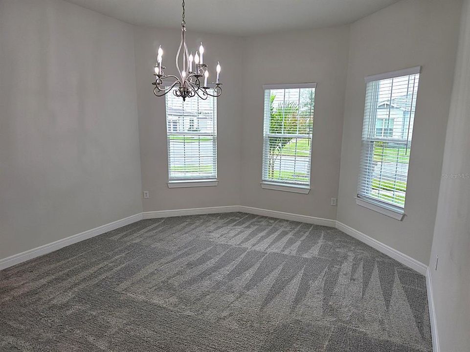 Active With Contract: $3,200 (3 beds, 3 baths, 2854 Square Feet)