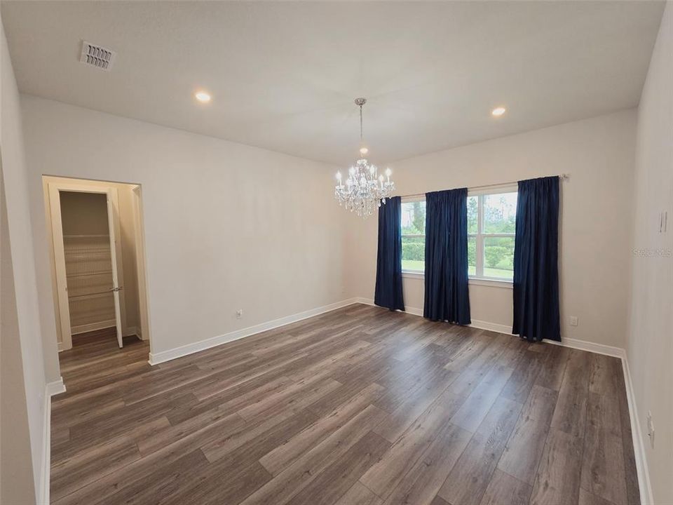 Active With Contract: $3,200 (3 beds, 3 baths, 2854 Square Feet)