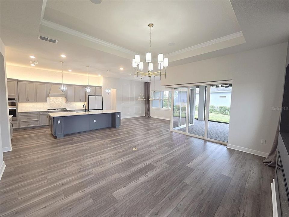 Active With Contract: $3,200 (3 beds, 3 baths, 2854 Square Feet)