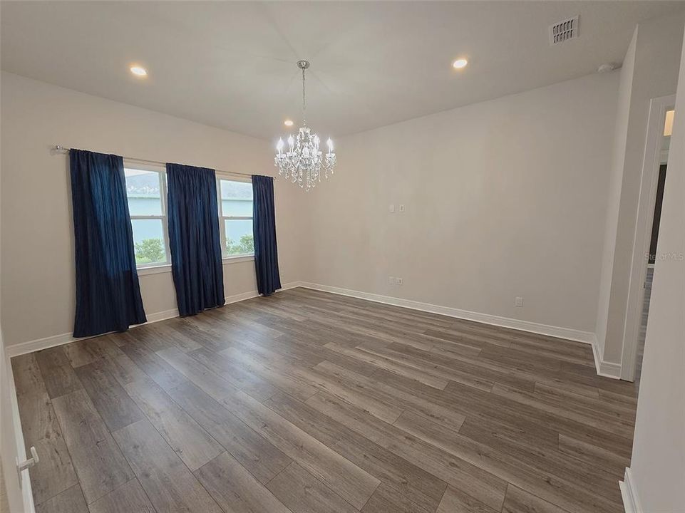 Active With Contract: $3,200 (3 beds, 3 baths, 2854 Square Feet)