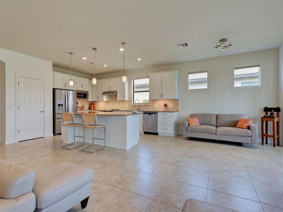 Activo con contrato: $525,000 (2 camas, 2 baños, 1774 Pies cuadrados)