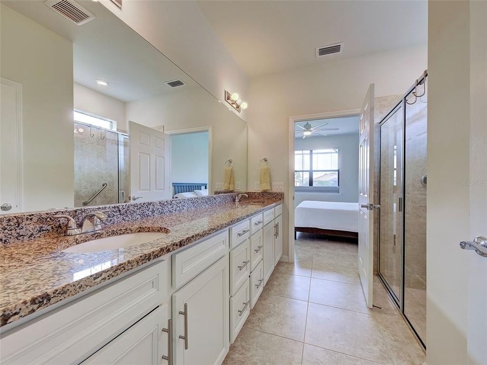 Activo con contrato: $525,000 (2 camas, 2 baños, 1774 Pies cuadrados)