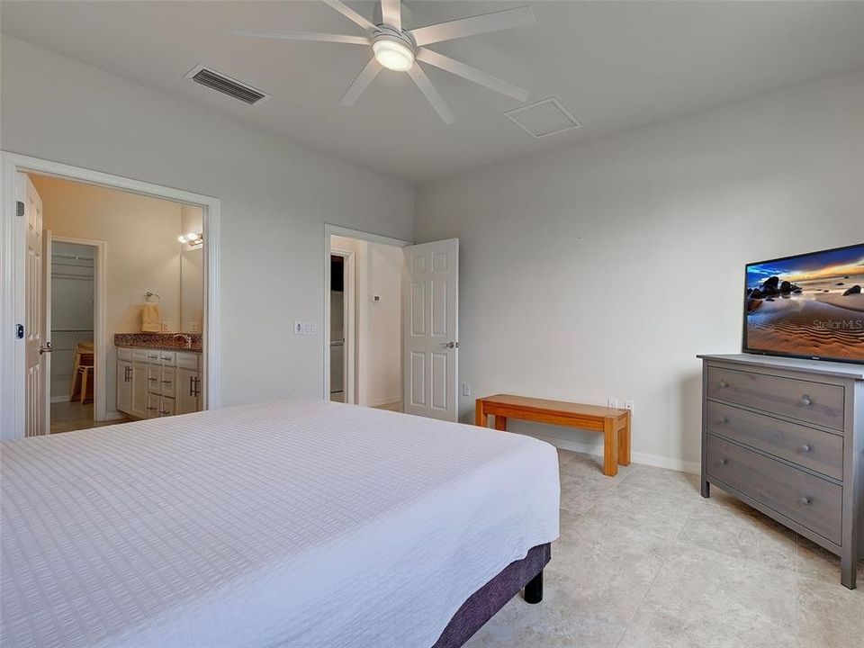 Activo con contrato: $525,000 (2 camas, 2 baños, 1774 Pies cuadrados)