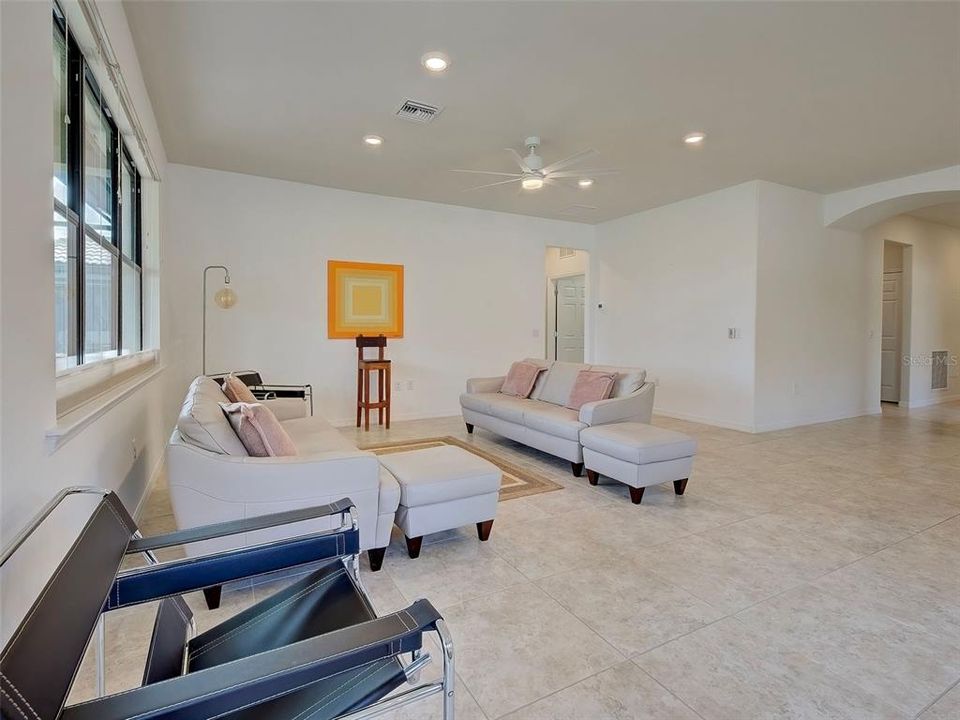 Activo con contrato: $525,000 (2 camas, 2 baños, 1774 Pies cuadrados)
