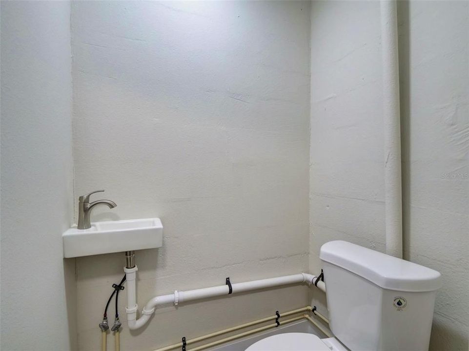 Activo con contrato: $399,900 (6 camas, 2 baños, 1835 Pies cuadrados)