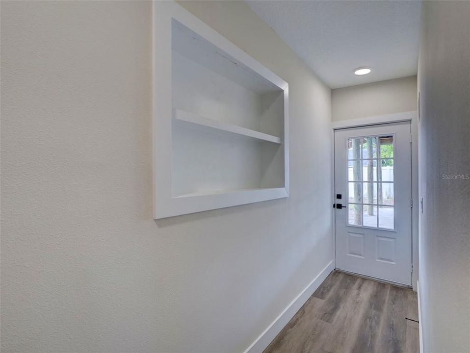Activo con contrato: $399,900 (6 camas, 2 baños, 1835 Pies cuadrados)