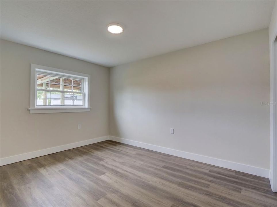 Activo con contrato: $399,900 (6 camas, 2 baños, 1835 Pies cuadrados)
