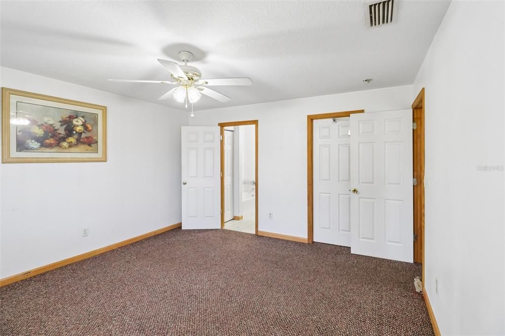 En Venta: $295,000 (3 camas, 2 baños, 1560 Pies cuadrados)