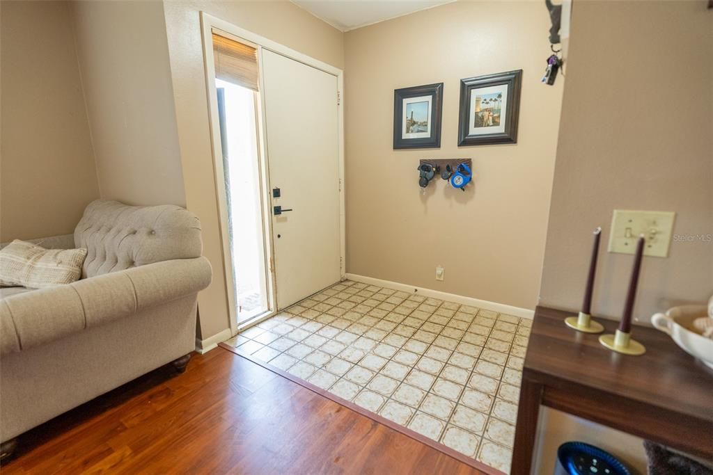 En Venta: $165,000 (2 camas, 2 baños, 1278 Pies cuadrados)