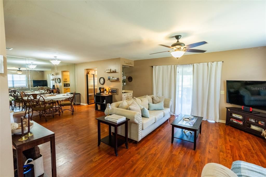 En Venta: $165,000 (2 camas, 2 baños, 1278 Pies cuadrados)