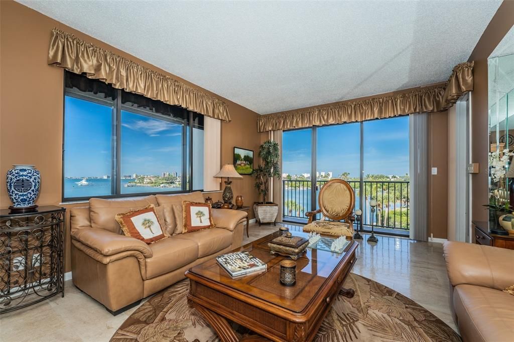 В аренду: $3,500 (2 спален, 2 ванн, 1403 Квадратных фут)