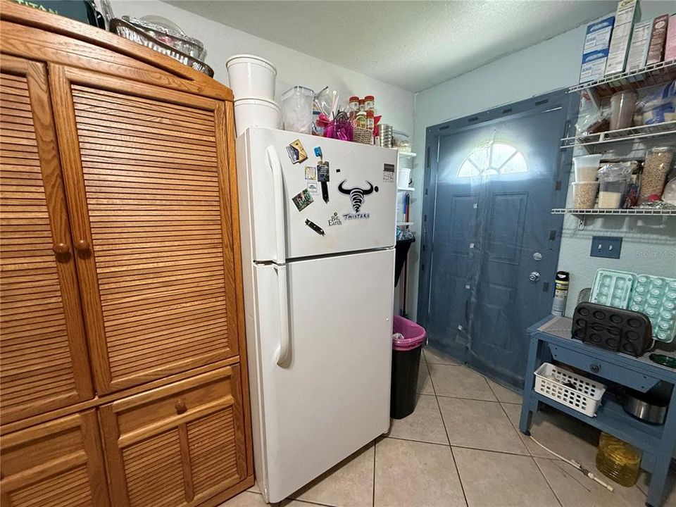 For Sale: $635,000 (6 beds, 4 baths, 2502 Square Feet)