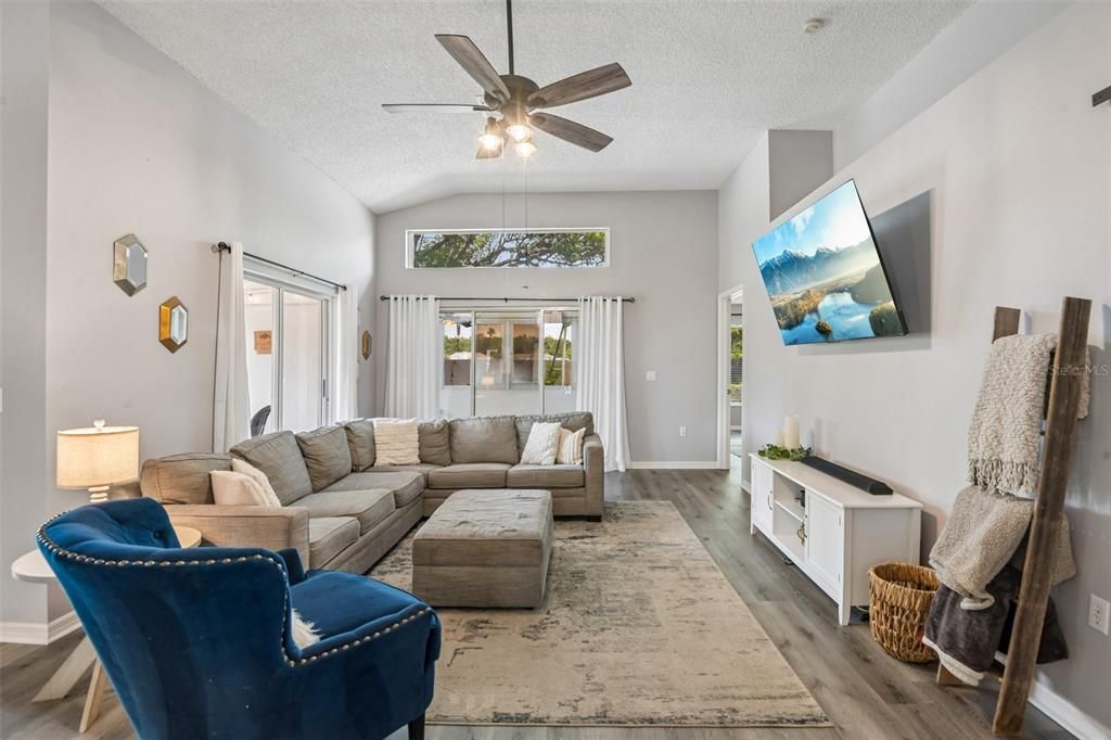 For Sale: $385,000 (3 beds, 2 baths, 1822 Square Feet)