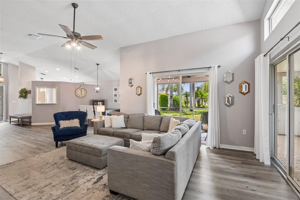 For Sale: $385,000 (3 beds, 2 baths, 1822 Square Feet)