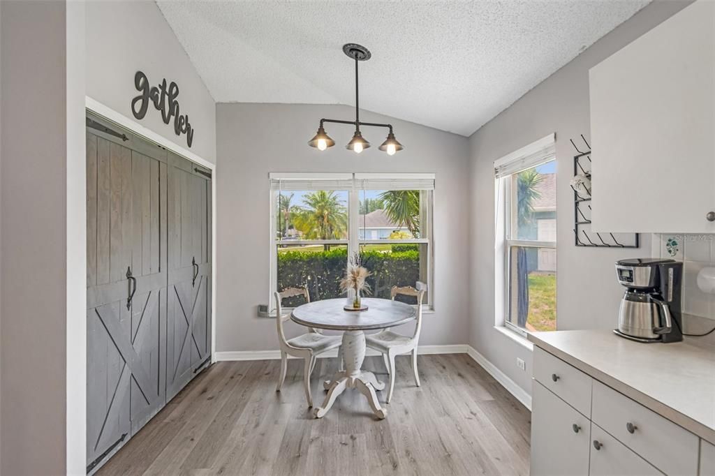 For Sale: $385,000 (3 beds, 2 baths, 1822 Square Feet)